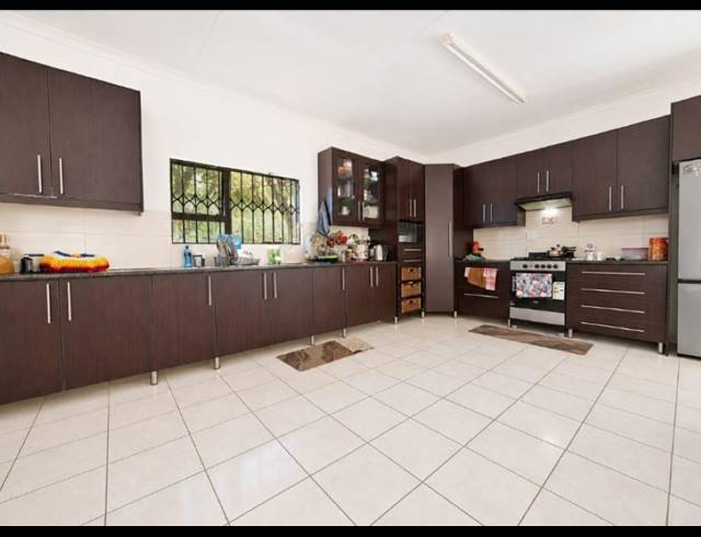 4 BEDROOM HOUSE FOR SALE IN BRACKENHURST